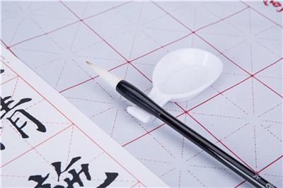 以中外合辦報(bào)考法學(xué)在職研究生應(yīng)具備什么條件？