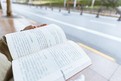 2019年在職研究生論文答辯時間在什么時候？