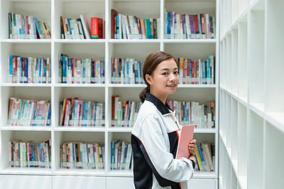 中國社會科學院金融學在職研究生除了結(jié)業(yè)證還有什么證？