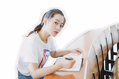 同等學(xué)力在職研究生是不是學(xué)歷教育？