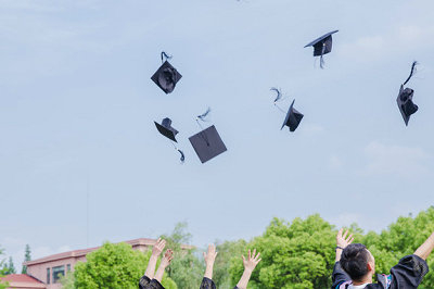 考研早知道：上海對外經貿大學在職研究生報名時間是何時？