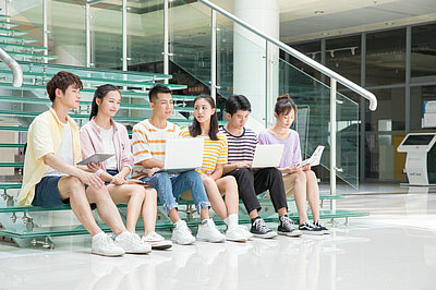 遠(yuǎn)程教育人員能報(bào)考北京大學(xué)高級(jí)研修班嗎？