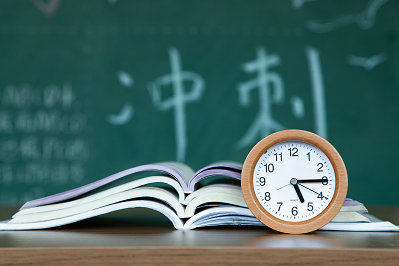 上海財經大學在職研究生申碩考試在什么時候?