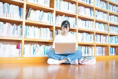 報考中央財經(jīng)大學在職研究生是拿單證嗎？