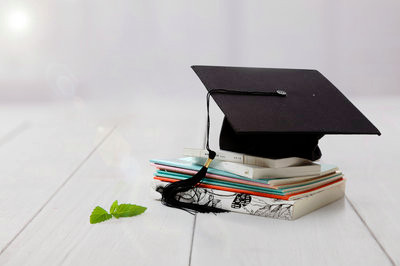 吉林大學在職研究生面向的人群有哪些？