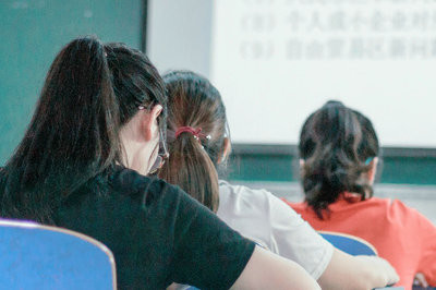 電子與通信工程在職研究生什么時候可以報名？