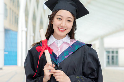 國外學(xué)歷報考2021年上海交通大學(xué)在職研究生容易通過嗎？