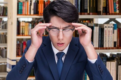 在職研究生一定要工作三年以上才能報嗎，報名官網(wǎng)是哪里？
