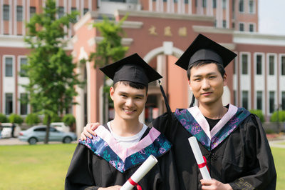 武漢大學(xué)在職研究生適合大專畢業(yè)生學(xué)嗎？