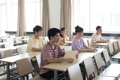 2021年哈爾濱工程大學(xué)在職研究生上課方式是怎樣的，會耽誤工作嗎？