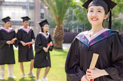 西北師范大學(xué)在職研究生對(duì)報(bào)考人員英語(yǔ)等級(jí)有要求嗎？