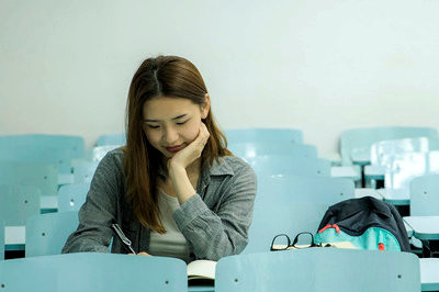 中山大學在職研究生考試通過了就能拿學位證了嗎？