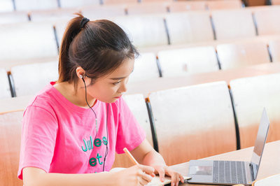 中國(guó)科學(xué)院大學(xué)在職研究生準(zhǔn)考證要如何打??？