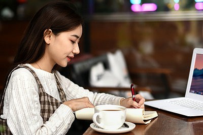 國際貿(mào)易學(xué)在職研究生是免聯(lián)考的嗎？