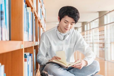 在職研究生申碩考試通過后就能拿學(xué)位證了嗎？