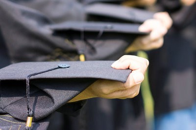 上海大學(xué)在職研究生報(bào)名時(shí)間在什么時(shí)候？