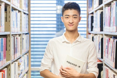 中國石油大學(北京)在職研究生報名時間在什么時候？