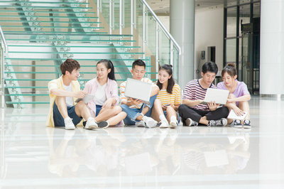 江西財(cái)經(jīng)大學(xué)在職研究生拿學(xué)位要考多少分？