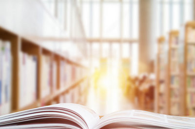 2022年本科學(xué)歷可以報(bào)名在職研究生申碩考試嗎？
