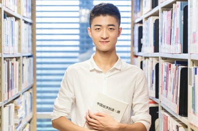 中央財(cái)經(jīng)大學(xué)在職研究生在哪兒可以報(bào)名？網(wǎng)址是什么？