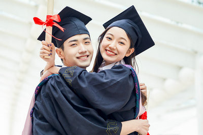 中國政法大學(xué)在職研究生同等學(xué)力能免試入學(xué)嗎？