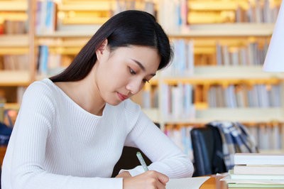 北京化工大學(xué)在職研究生授課方式是什么？節(jié)假日上課嗎？