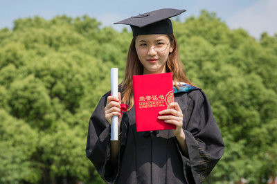 江西財經(jīng)大學(xué)在職研究生考試時間在什么時候？