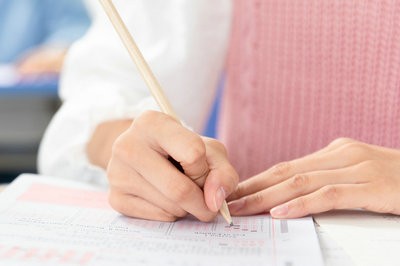 報名深圳大學(xué)在職研究生對于考生學(xué)歷的要求高嗎？