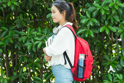 沒有本科學(xué)位，可以報考大連大學(xué)在職研究生嗎？
