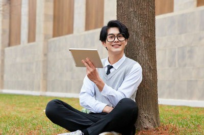 中國史在職研究生畢業(yè)時必須要通過論文答辯嗎？
