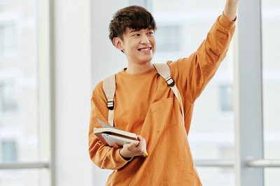 本科報(bào)考深圳大學(xué)在職研究生費(fèi)用需要多少？