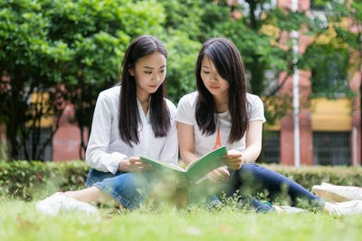 本科有學(xué)位報考河北經(jīng)貿(mào)大學(xué)在職研究生畢業(yè)可以獲得哪些證書？