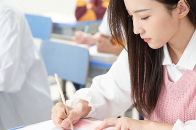國外本科學(xué)歷報考金融學(xué)在職研究生需要注意哪些問題？