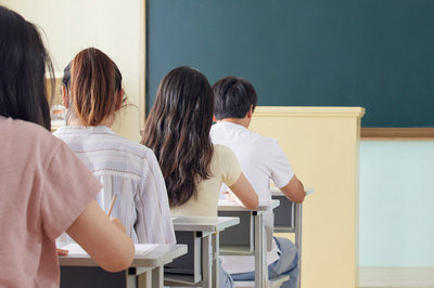 報考深圳大學(xué)在職研究生學(xué)費很高嗎？