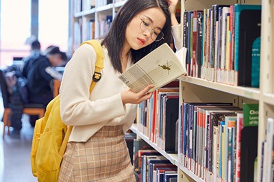 報(bào)考國(guó)際貿(mào)易學(xué)在職研究生申碩考試時(shí)間一般在幾月份？