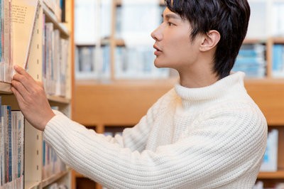 2023年報考江西師范大學(xué)在職研究生學(xué)費標(biāo)準(zhǔn)是多少？