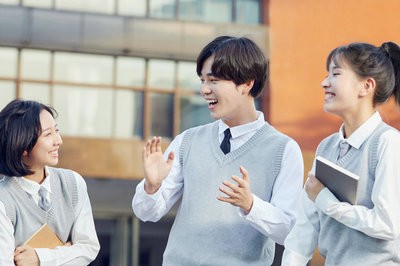 2023年上海對外經(jīng)貿(mào)大學(xué)在職研究生專業(yè)一覽表