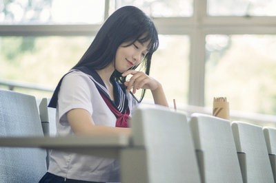 攻讀華中農(nóng)業(yè)大學(xué)在職研究生復(fù)試時(shí)間一般在什么時(shí)候？