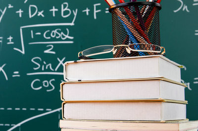 上海外國語大學在職研究生報名時間在什么時候？