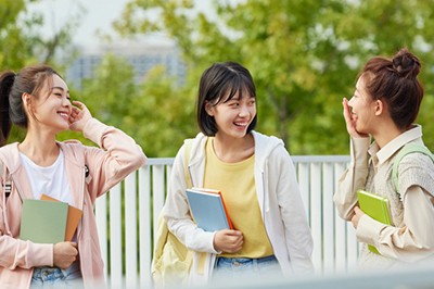 上海外國語大學在職研究生報考時間是什么時候？