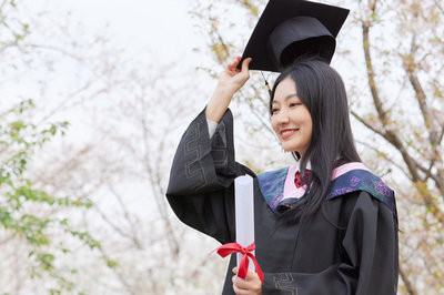報考上海外國語大學在職研究生有用嗎？