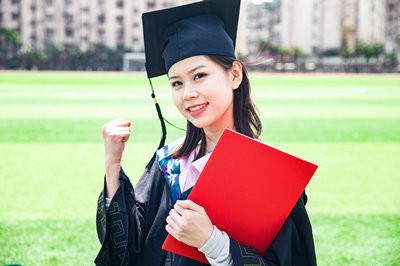 報(bào)考國(guó)際法學(xué)在職研究生對(duì)評(píng)職稱(chēng)有幫助嗎？
