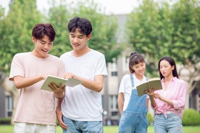 哈爾濱醫(yī)科大學在職研究生畢業(yè)論文答辯難嗎?