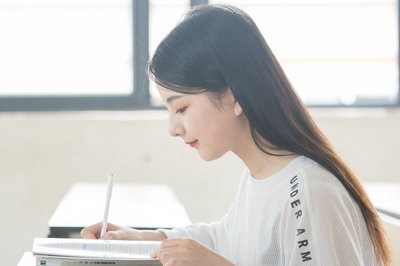 本科畢業(yè)如何報考廣西大學(xué)在職研究生？