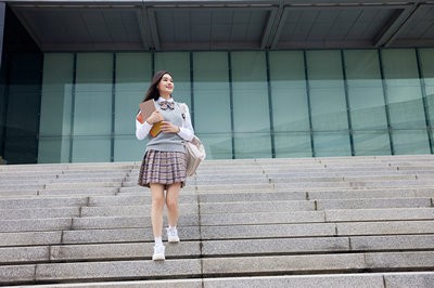 鄭州大學(xué)護(hù)理學(xué)在職研究生報(bào)名流程是什么？