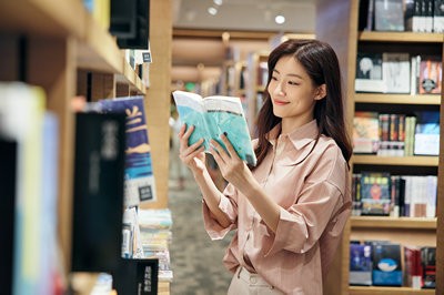 2023年報考上海戲劇學院在職研究生分數(shù)線高嗎？