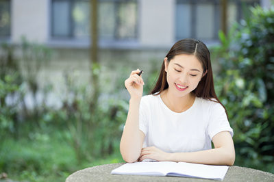 在職研究生金融學(xué)專業(yè)學(xué)費多少錢?報考條件是什么?