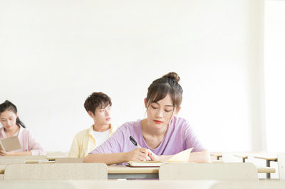 西南財(cái)經(jīng)大學(xué)在職研究生考試科目有什么？