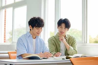 廣東工業(yè)大學(xué)在職研究生學(xué)費(fèi)大概多少一年？