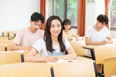 陜西師范大學(xué)在職研究生學(xué)費大概多少一年？